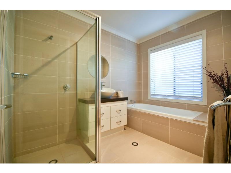 37  Lakeside Cct, Dubbo NSW 2830