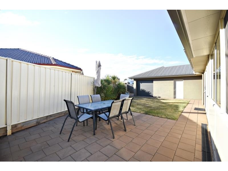 37  Lakeside Cct, Dubbo NSW 2830