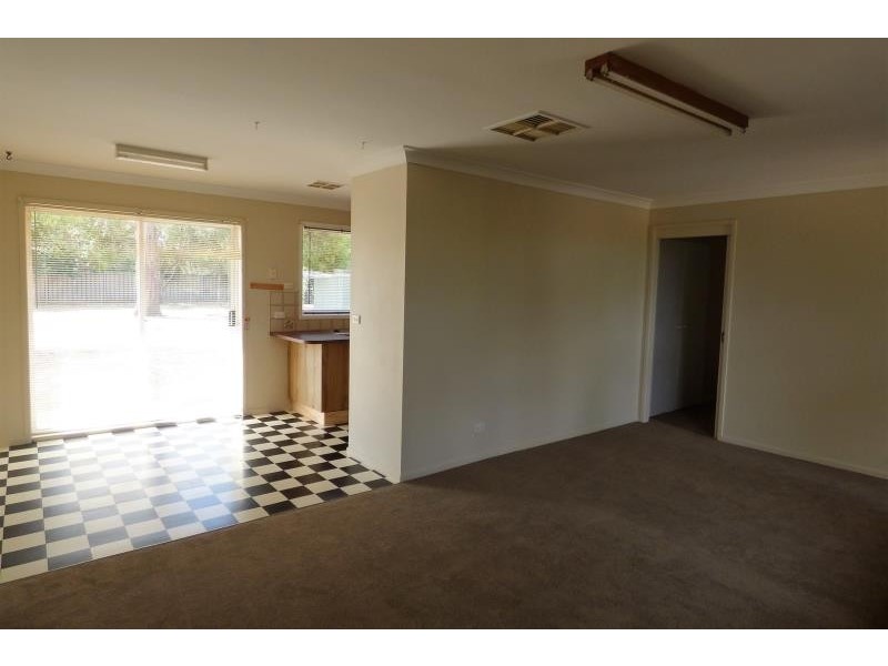 37 Windsor Pde, Dubbo NSW 2830