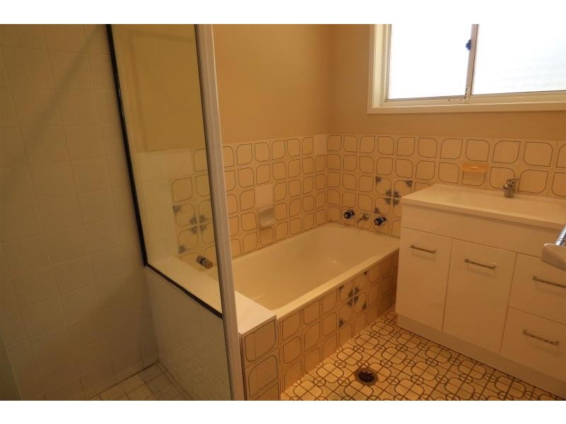 37 Windsor Pde, Dubbo NSW 2830