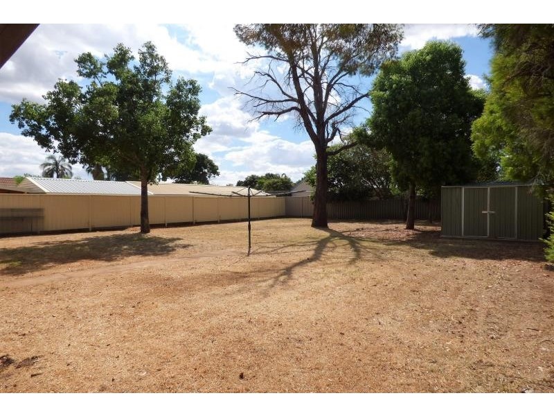 37 Windsor Pde, Dubbo NSW 2830