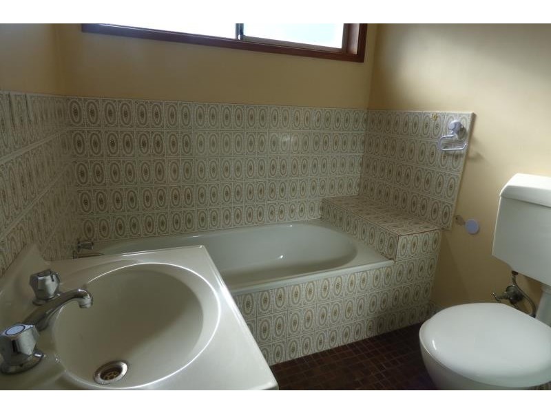 1/2 Highview Pl, Dubbo NSW 2830