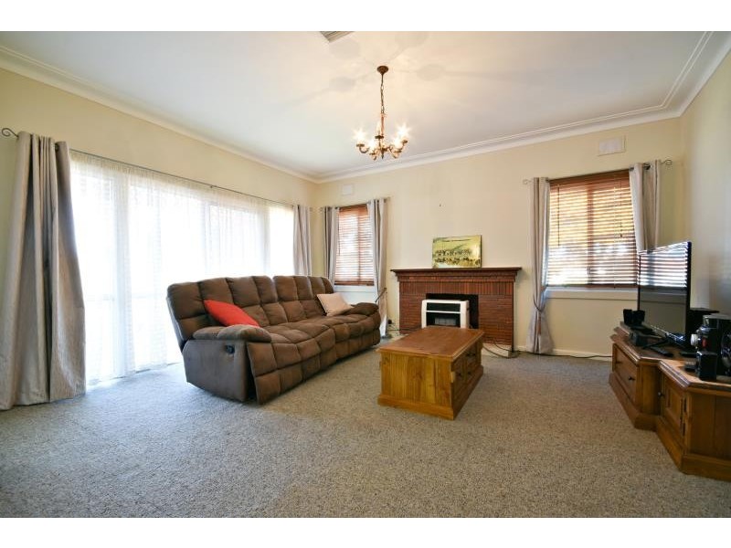 49 Dalton St, Dubbo NSW 2830