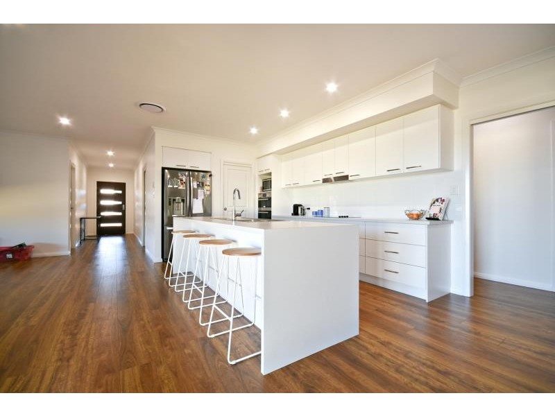 65 Lakeside Cct, Dubbo NSW 2830