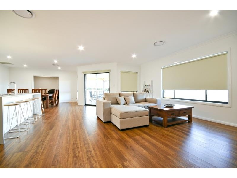 65 Lakeside Cct, Dubbo NSW 2830