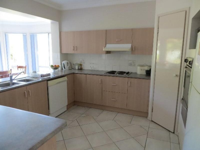 19 Spoon Rocks  Rd, Caves Beach NSW 2281