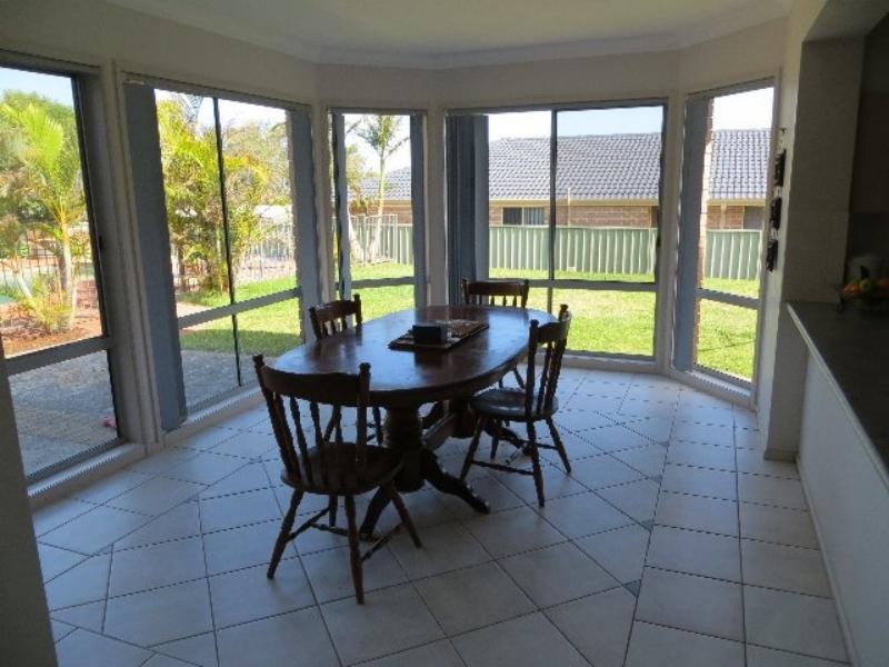19 Spoon Rocks  Rd, Caves Beach NSW 2281