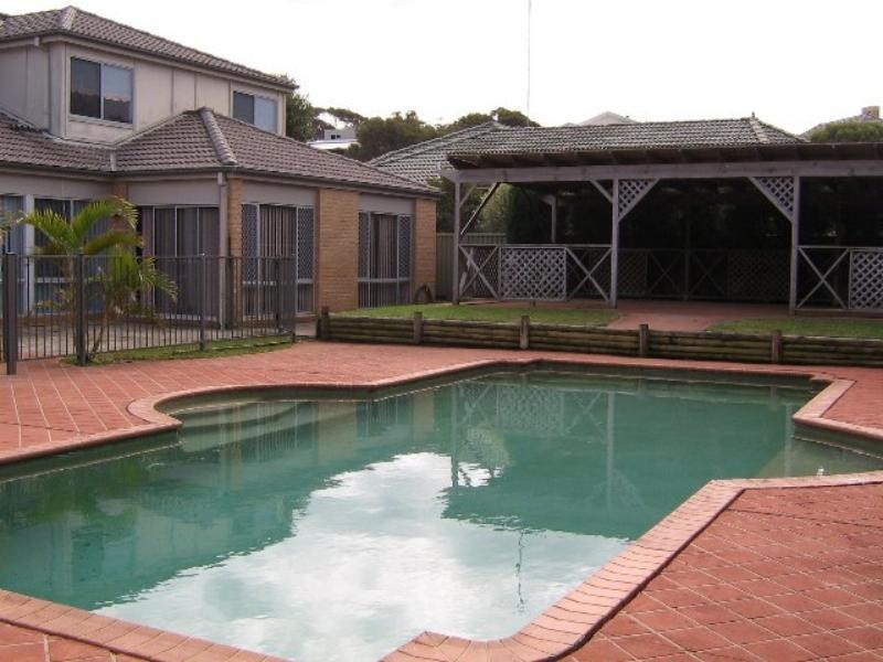 19 Spoon Rocks  Rd, Caves Beach NSW 2281