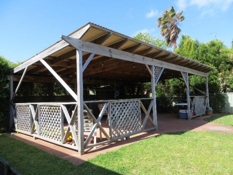 19 Spoon Rocks  Rd, Caves Beach NSW 2281