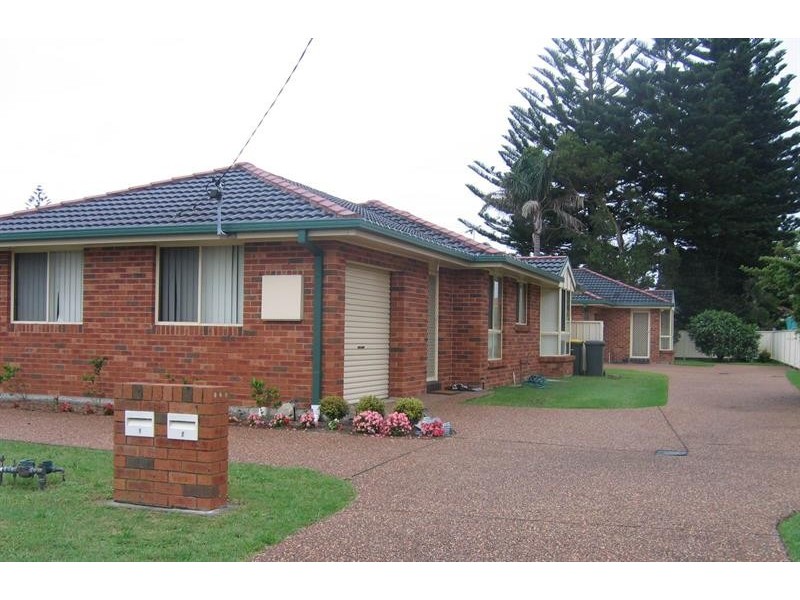 1/3 Boikon St, Blacksmiths NSW 2281