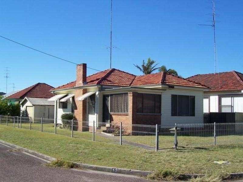 12 Beach  St, Belmont South NSW 2280