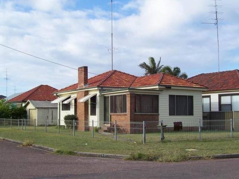 12 Beach  St, Belmont South NSW 2280