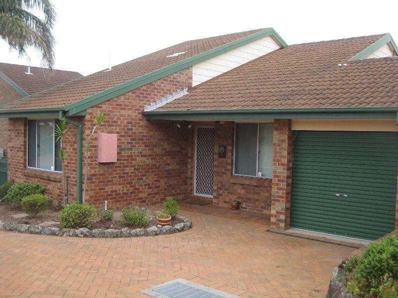 37 Tasman Ct, Caves Beach NSW 2281