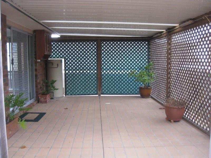37 Tasman Ct, Caves Beach NSW 2281