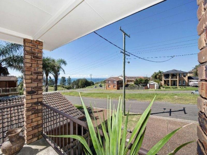 3 Park Ave, Caves Beach NSW 2281