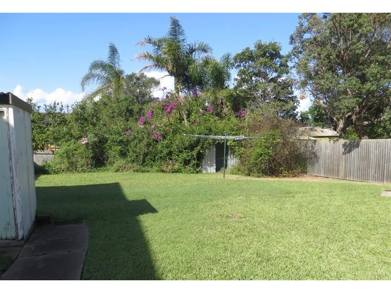29 Barellan St, Caves Beach NSW 2281