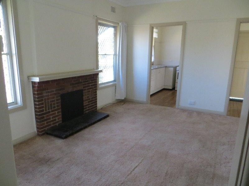 12 Beach  St, Belmont South NSW 2280