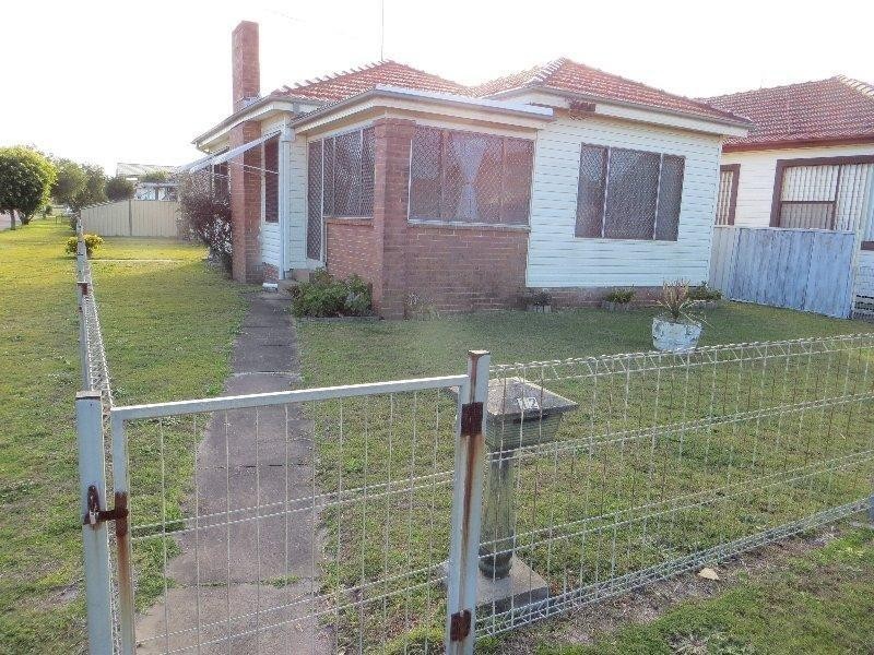 12 Beach  St, Belmont South NSW 2280