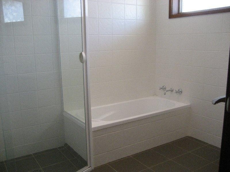 117 Park Ave, Caves Beach NSW 2281