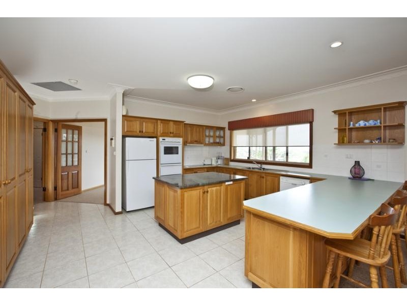 3 Silverbirch Cl, Caves Beach NSW 2281