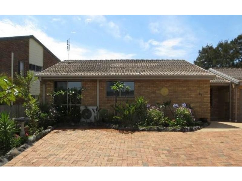21 Tasman  Ct, Caves Beach NSW 2281
