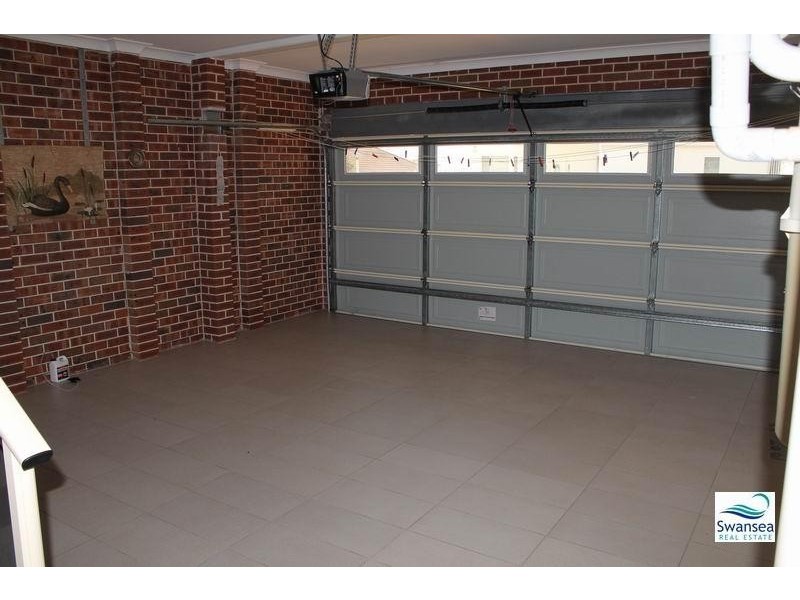 4 Galleon Cl, Caves Beach NSW 2281