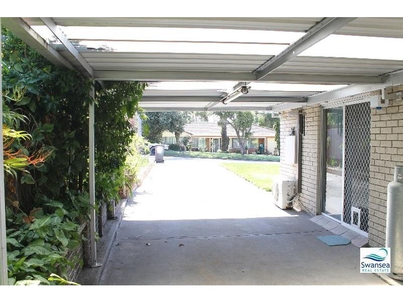 162 Macquarie Gr, Caves Beach NSW 2281