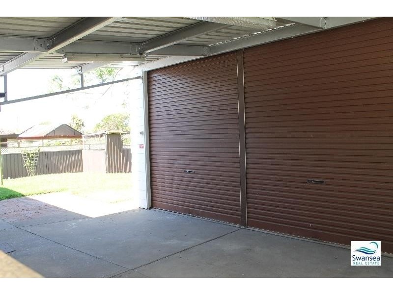 162 Macquarie Gr, Caves Beach NSW 2281