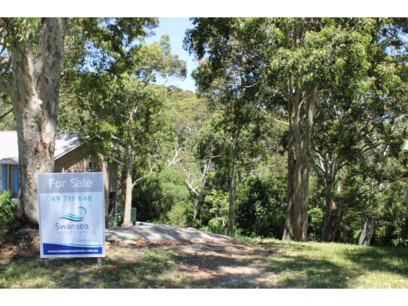 61 Scenic Dr, Caves Beach NSW 2281