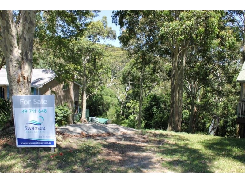 61 Scenic Dr, Caves Beach NSW 2281
