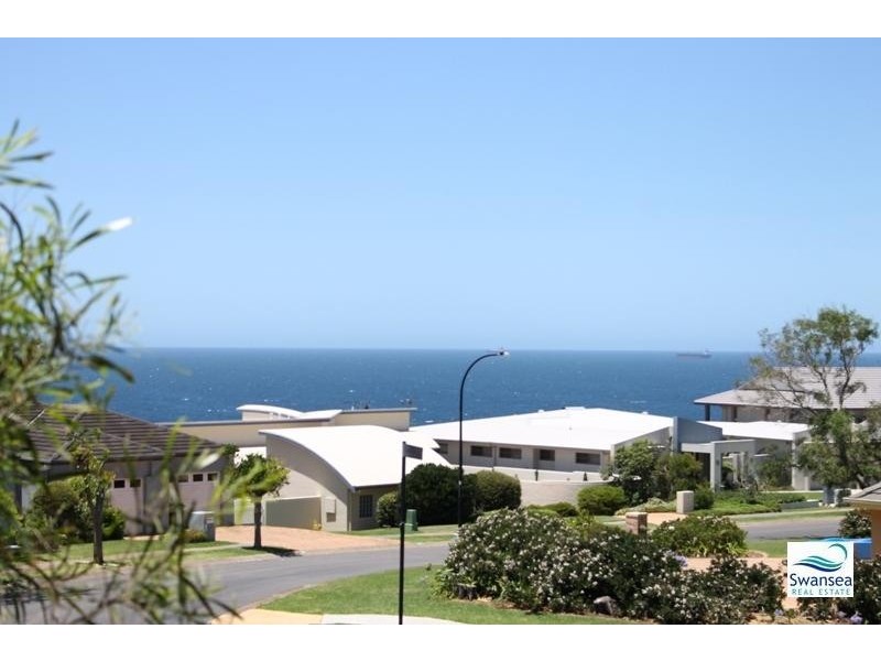 14 Spoon Rocks Rd, Caves Beach NSW 2281
