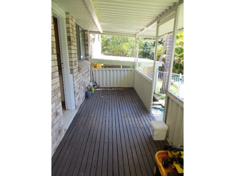 81 Park  Ave, Caves Beach NSW 2281