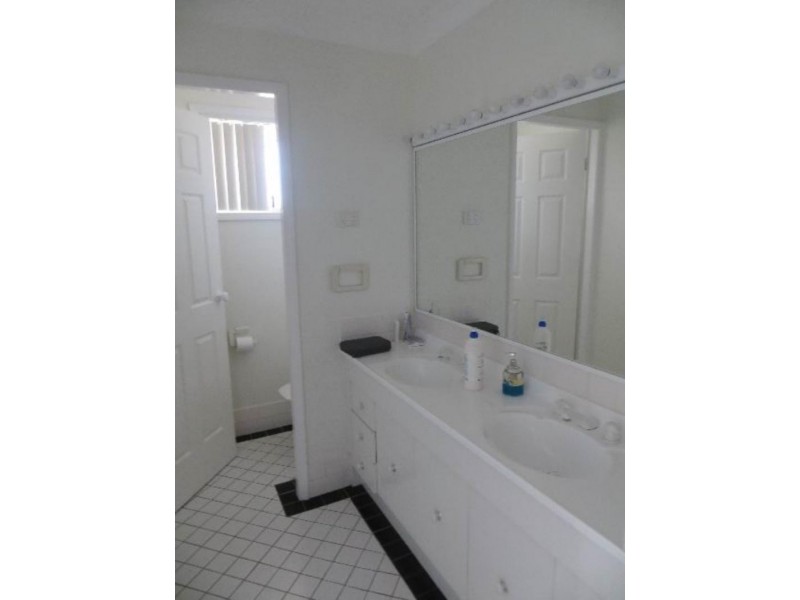 28a  Seaspray  Cl, Caves Beach NSW 2281