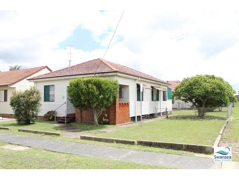 17 Lake Rd, Swansea NSW 2281