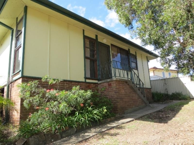 3 Reid  Cl, Caves Beach NSW 2281