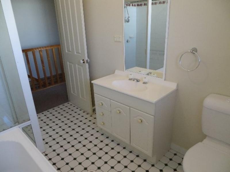 8a  Ebbtide  Ave, Caves Beach NSW 2281