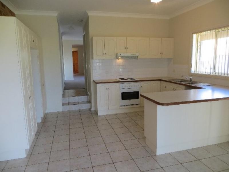 8a  Ebbtide  Ave, Caves Beach NSW 2281