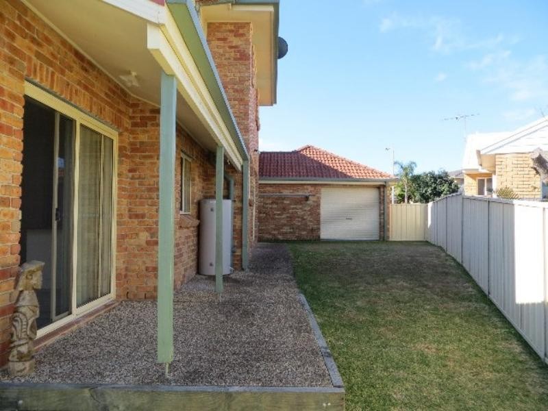 8a  Ebbtide  Ave, Caves Beach NSW 2281