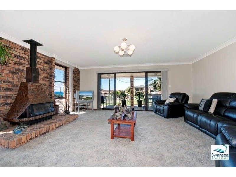 3 Park Ave, Caves Beach NSW 2281