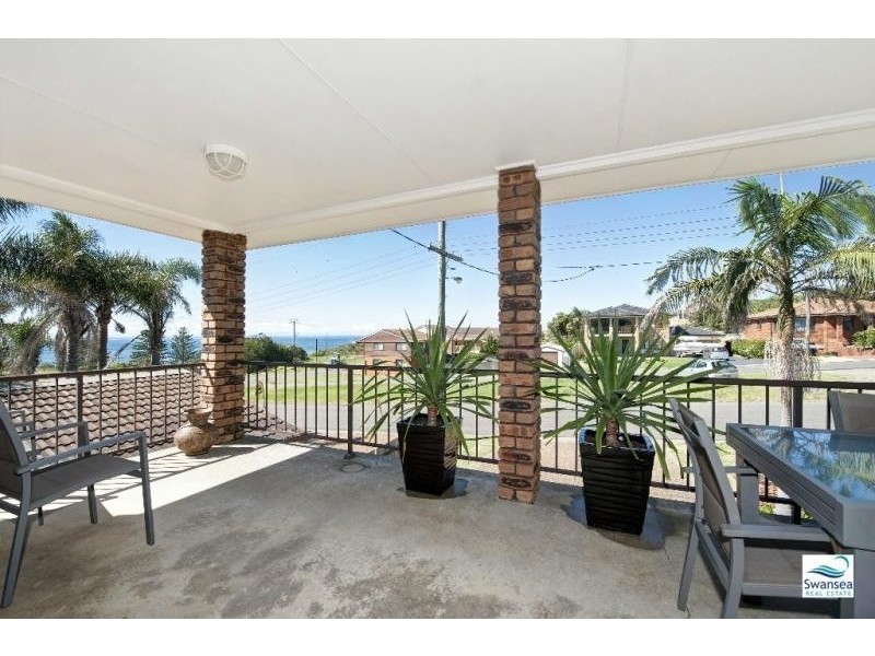 3 Park Ave, Caves Beach NSW 2281