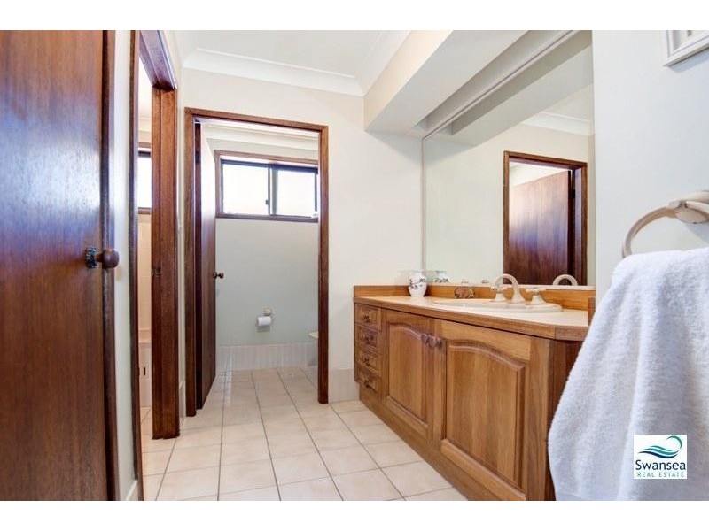 3 Park Ave, Caves Beach NSW 2281