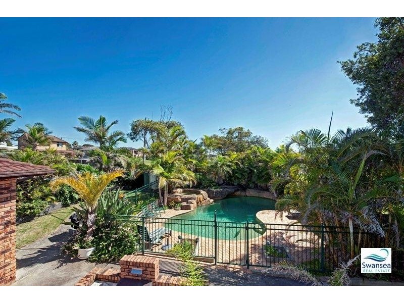 3 Park Ave, Caves Beach NSW 2281