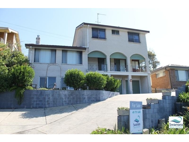 38 Scenic Dr, Caves Beach NSW 2281