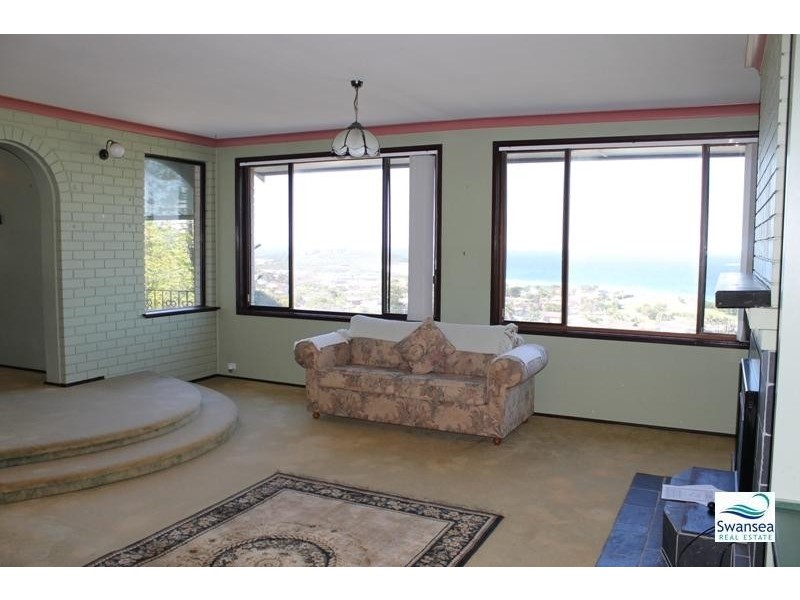 38 Scenic Dr, Caves Beach NSW 2281