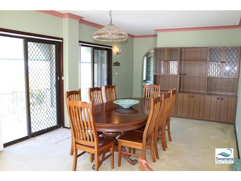 38 Scenic Dr, Caves Beach NSW 2281