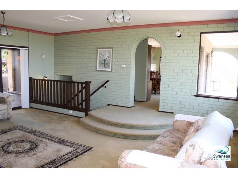 38 Scenic Dr, Caves Beach NSW 2281