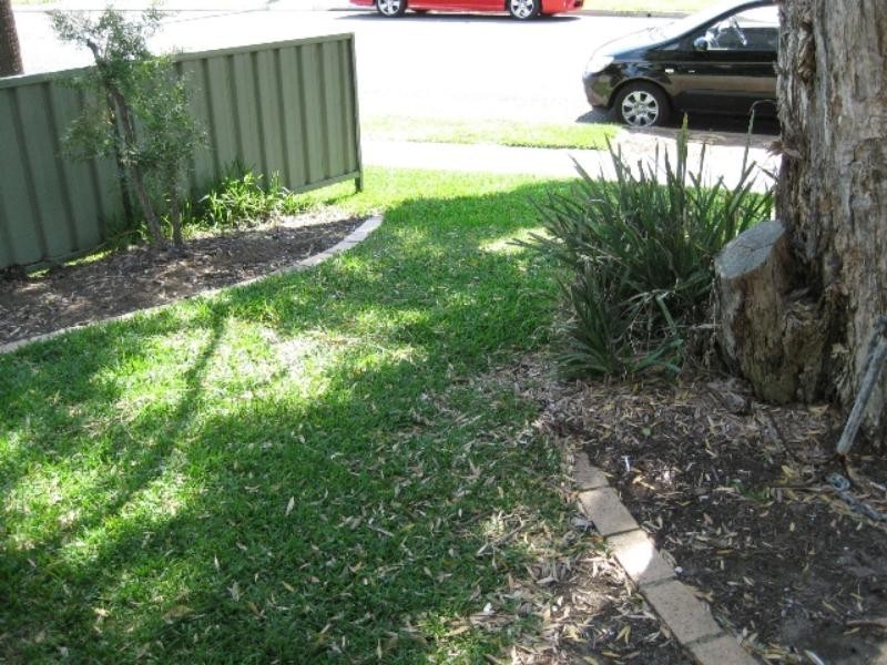 2/33-39 Haddon  Cres, Marks Point NSW 2280