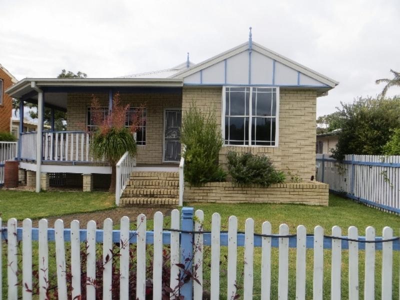 6 Burke  St, Swansea NSW 2281