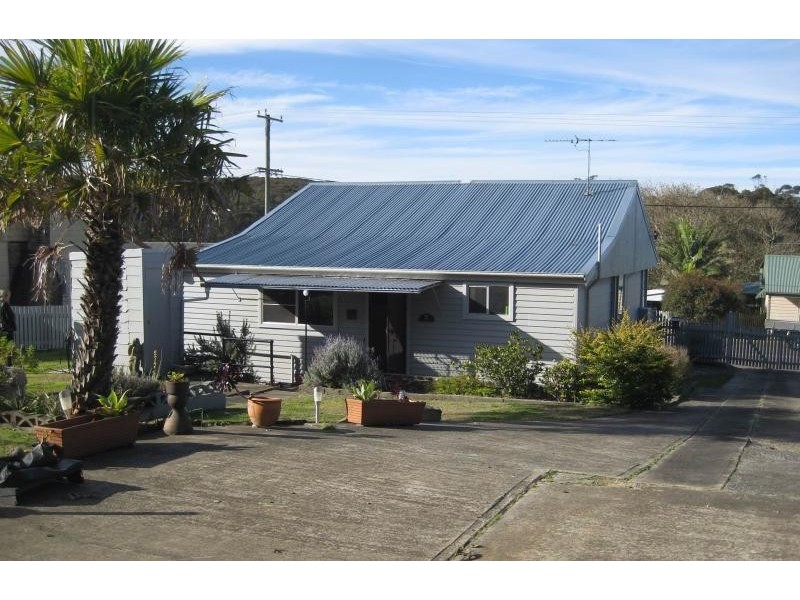 24 Flowers  Dr, Catherine Hill Bay NSW 2281