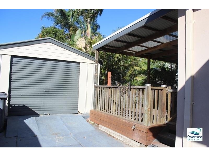 35 Alexander Ave, Caves Beach NSW 2281